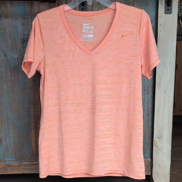 The Nike Tee Athletic Cut Dri-Fit Shirt in Orange - Women's Large - Picture 1 of 5